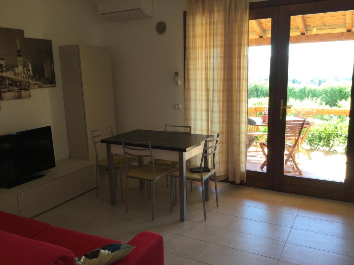 Apartamento A.I.R. Badesi Borgo Di Mare Exterior foto